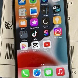 Unlocked iPhone 7 - Black - 32GB Music Videos TIK 89% TOK Parts. **SOLD**